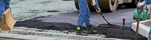 Faites poser de l’asphalte neuf dans votre stationnement.